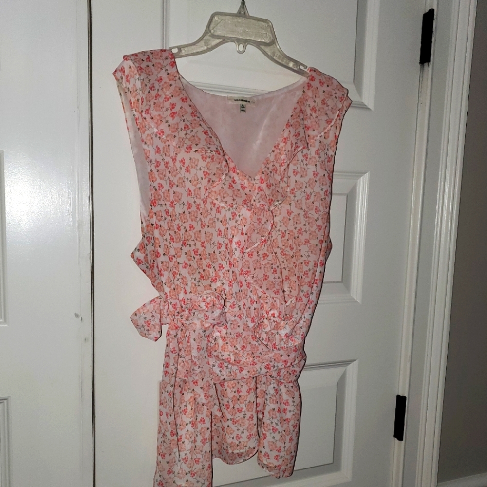Max Studio Chiffon Ruffled Surplus Blouse size XLarge